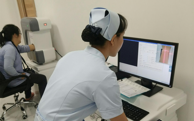 操作醫(yī)生免受任何照射劑量，保證操作醫(yī)生長期操作安全